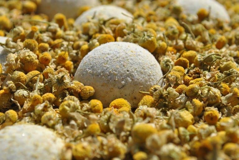 Boule de Bain Naturelle à la Camomille - Une Expérience Holistique d'Herboristerie et de Bien-être