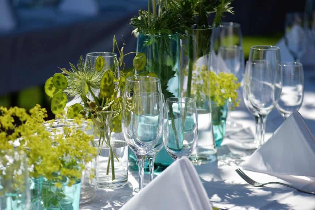 6 Conseils pour des Fêtes Digestes avec les Plantes Médicinales